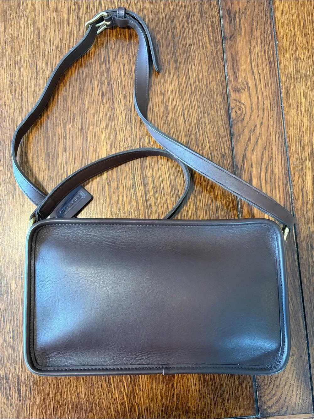 Coach Vintage Multi compartment Dark Brown Leather Crossbody Zip Bag 90s